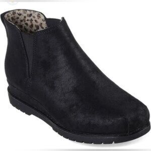BOBS from Skechers Chill Wedge - Cruising Altitude Booties in Black